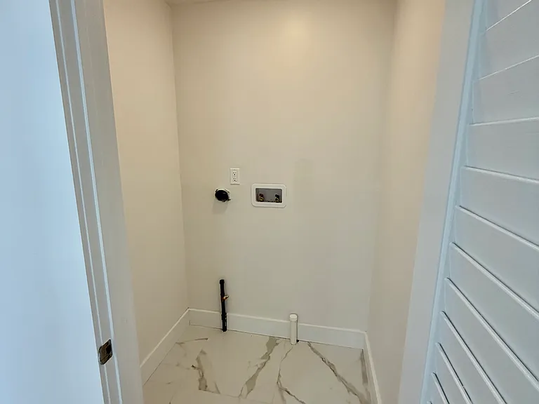 418 Avon Ave #3 — Photo 17