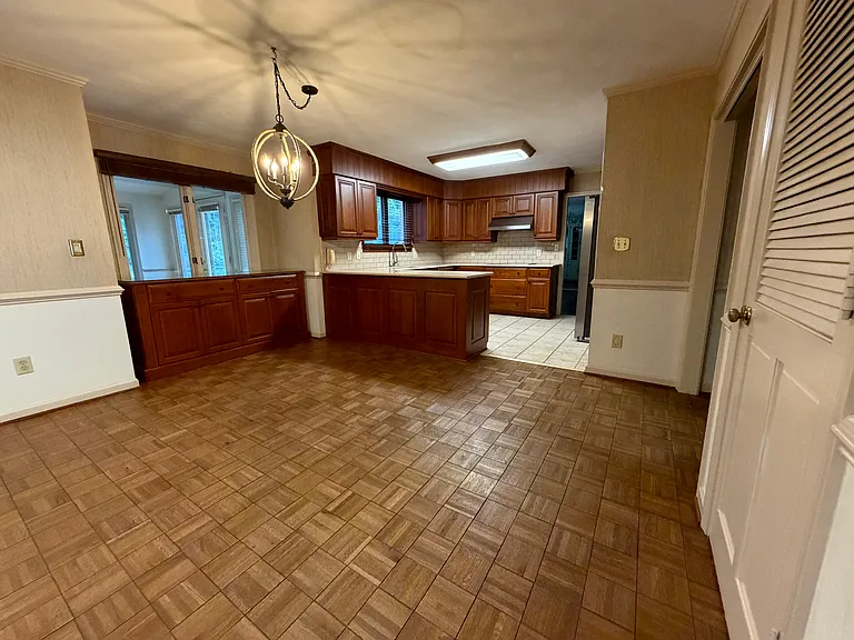 5206 Meadow Creek Dr — Photo 3