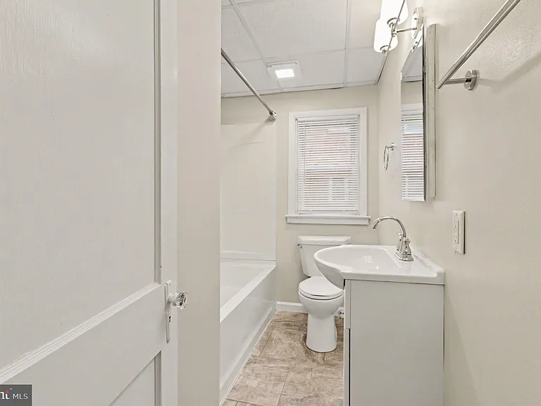 104 N Madison St #C1 — Photo 8
