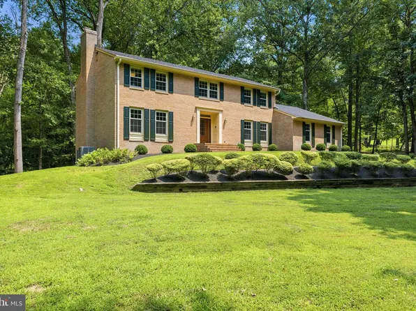 9200 Ripple Brook Rd, Great Falls, VA 22066