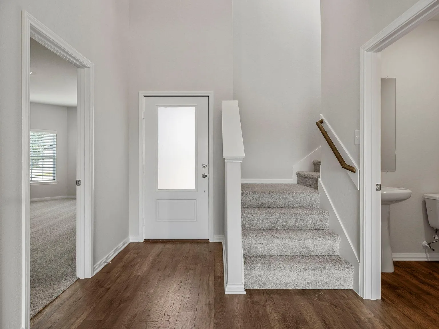 4 bed, 2.5 bath, 2132 sqft, $2,385 — Photo 3