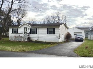 28 Sauquoit St, Whitesboro, NY 13492