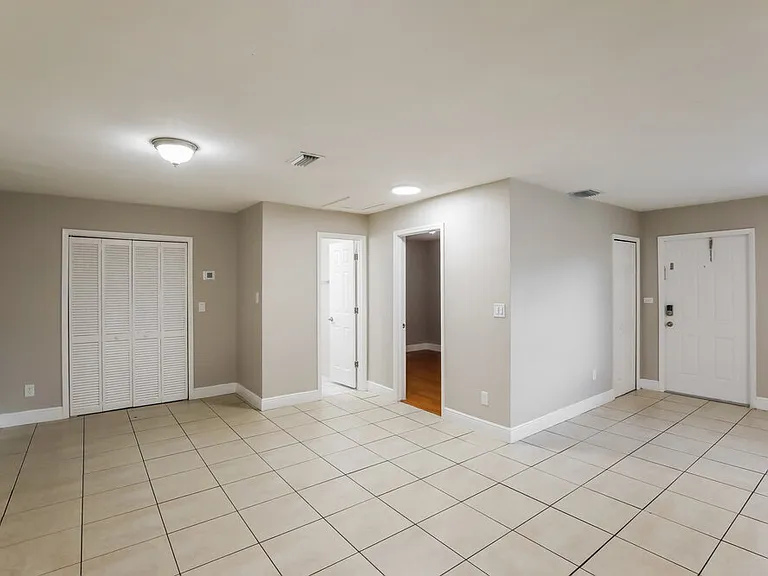 13620 Monroe St — Photo 5