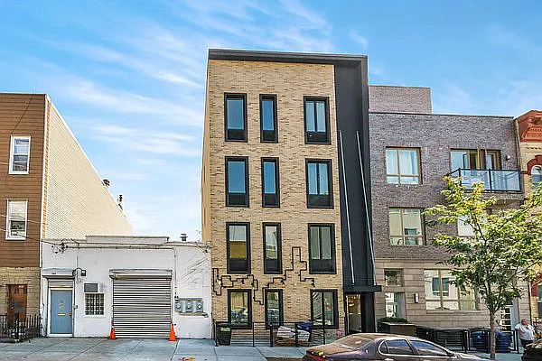 Rented by ERNY LLC | media 14