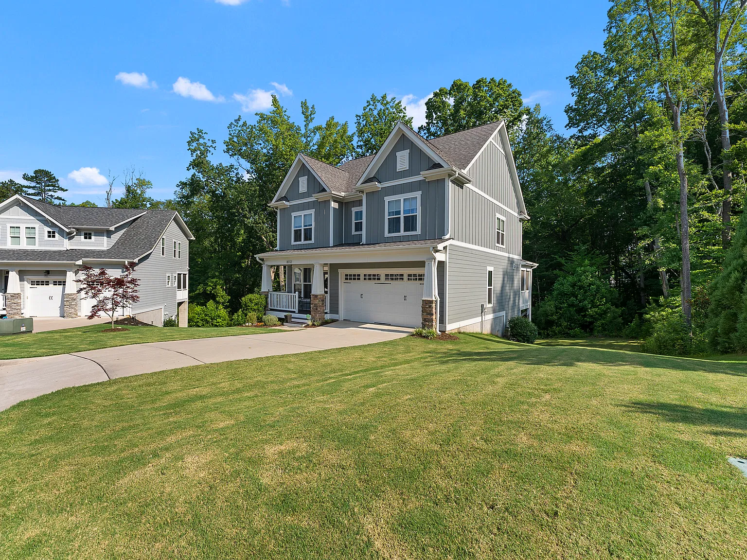 4 bed, 2.5 bath, 2121 sqft, $3,200 — Photo 2