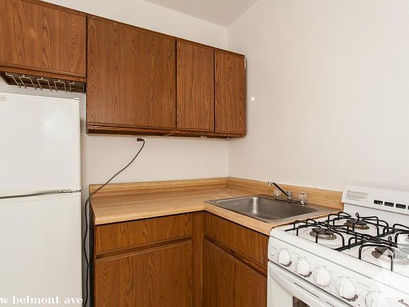 5th image of 711 W Belmont Ave #1022