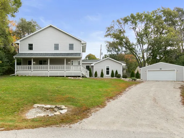 2904 E Chestnut Dr, Wonder Lake, IL 60097