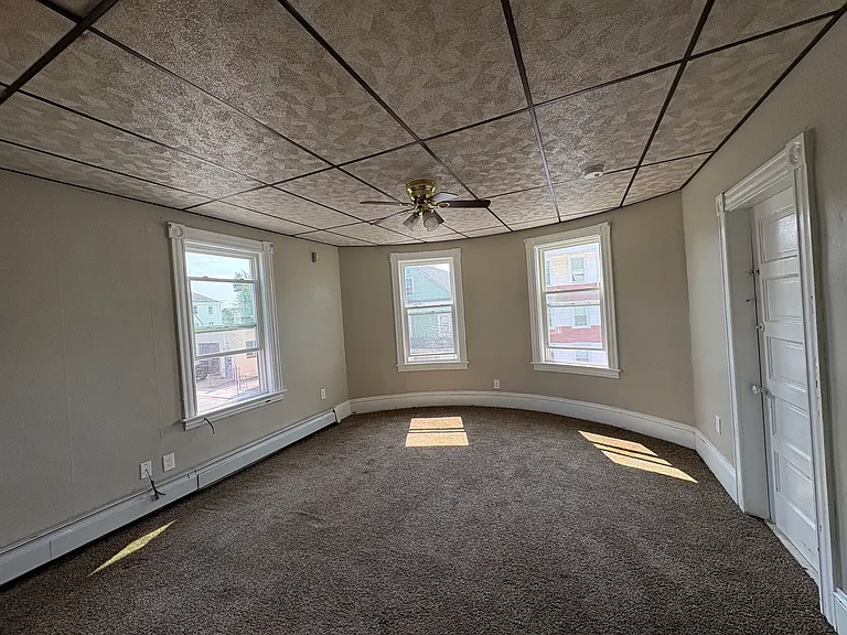 15 Lyon St #2 — Photo 5