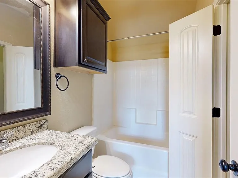 3007 Towers Pkwy — Photo 26