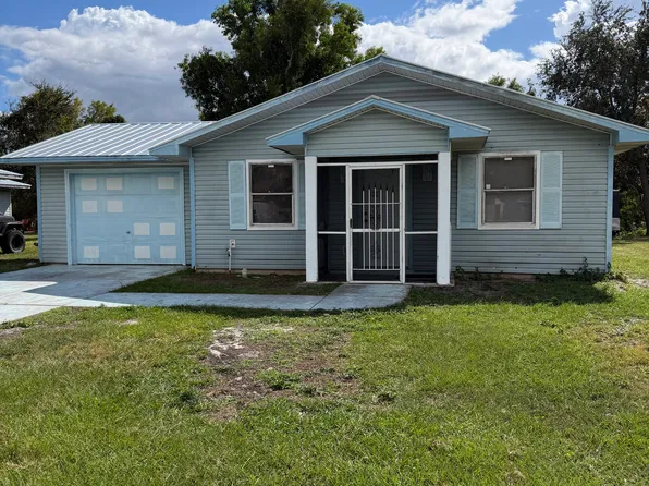 3740 Suntrust Dr, Fort Myers, FL 33916