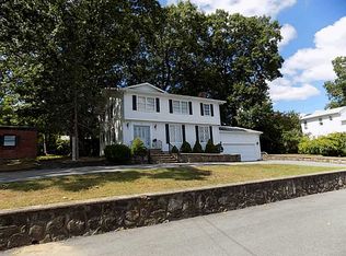 26 Rockwell St, North Providence, RI 02904