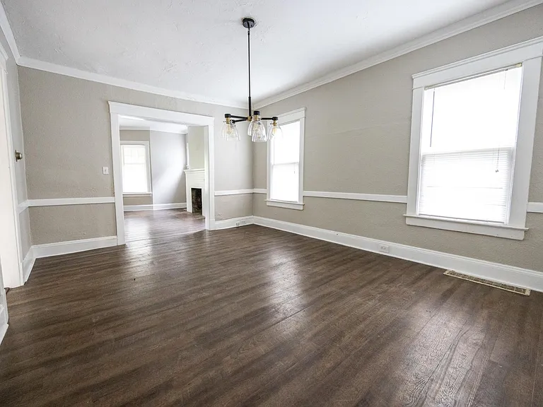 2295 Grandview Ave — Photo 10