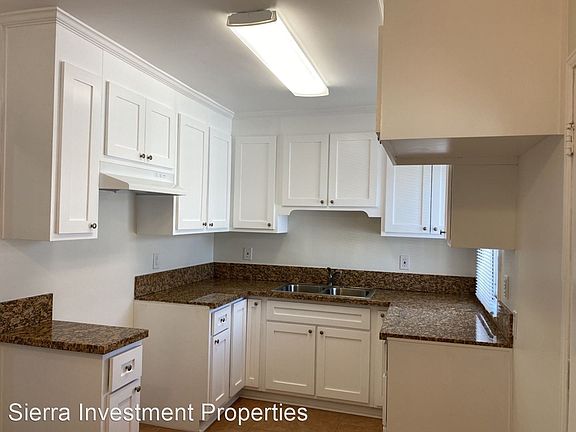 3rd image of 1830 W Glenoaks Blvd #C