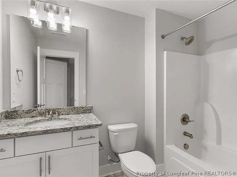 105 Woodford Ln — Photo 25