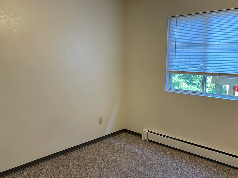 429 S Van Buren St #5 — Photo 12