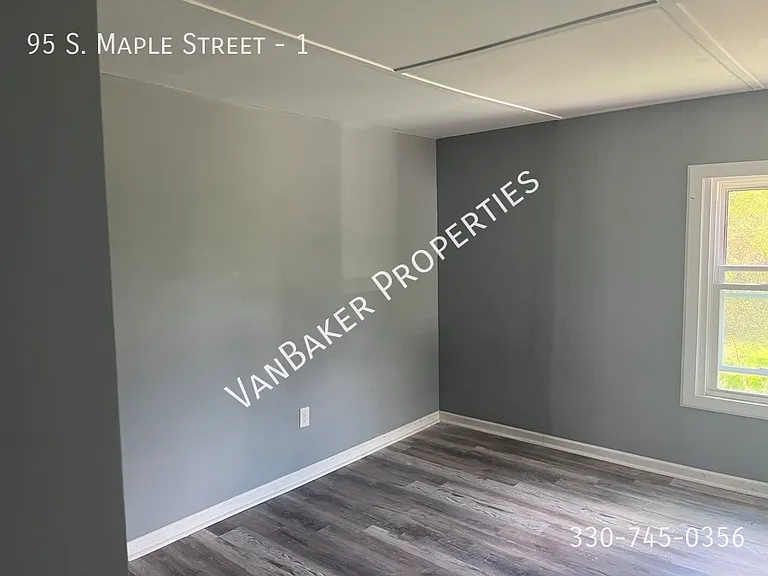 95 S Maple St #1 — Photo 10