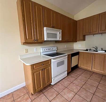 3rd image of 703 SW Saint Croix Cv