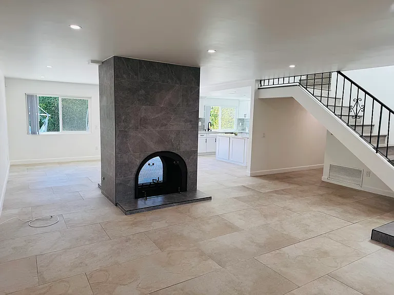6225 Hesperia Ave — Photo 8