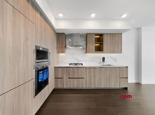 13768 100th Ave #2304, Surrey, BC V3T 0L3