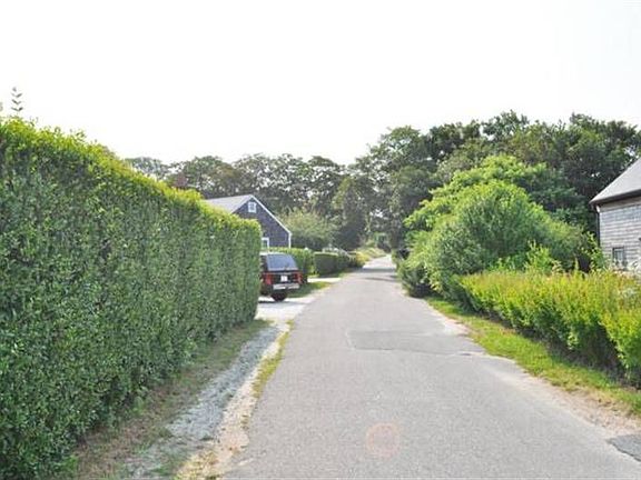 2nd image of 6A Saratoga Ln