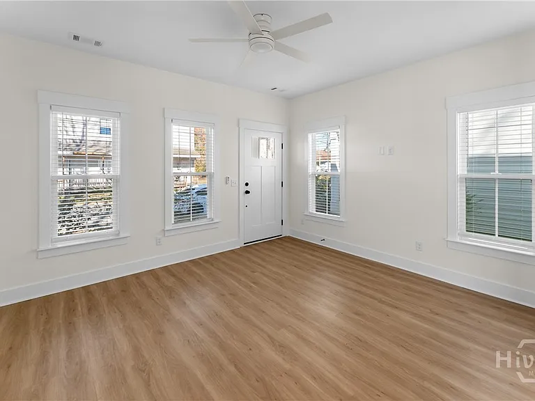 1203 E Bolton St — Photo 6