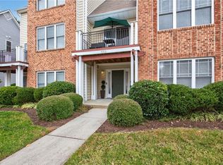 993 Hollymeade Cir, Newport News, VA 23602