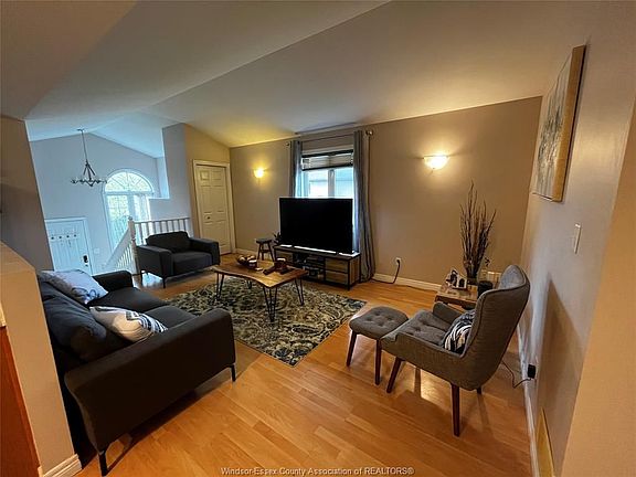 2nd image of 4490 Tumbleweed Cres