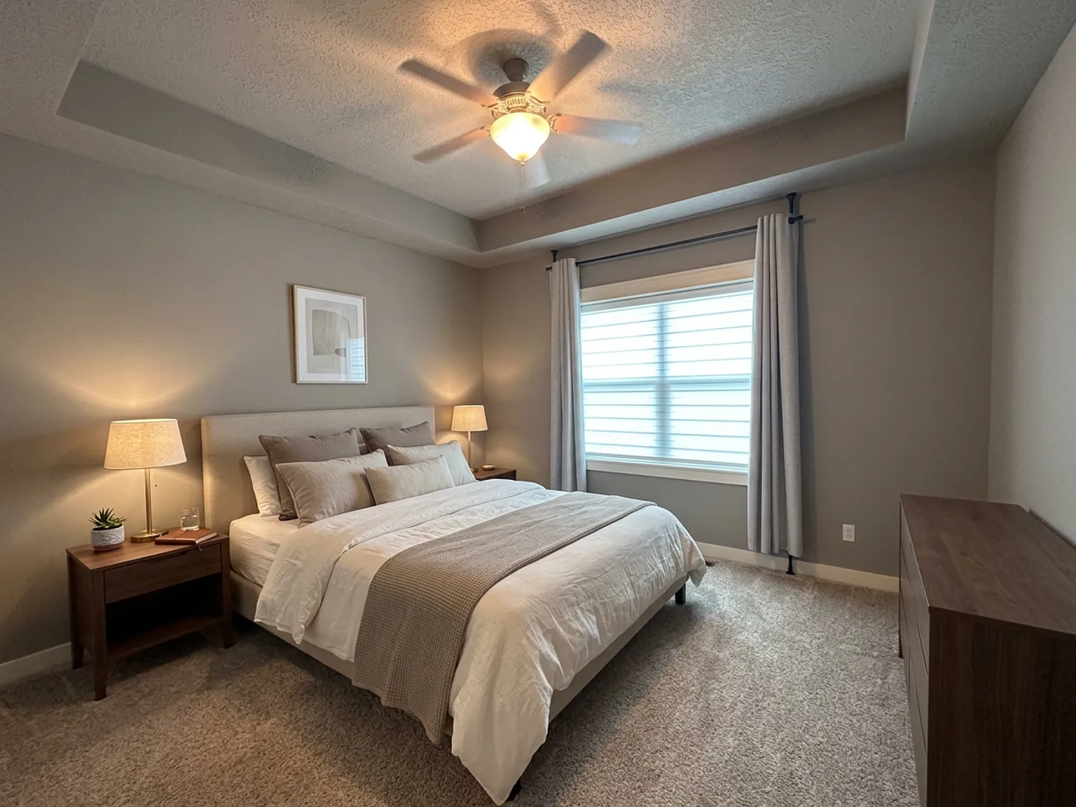 4 bed, 2521 sqft, $2,325 — Photo 4