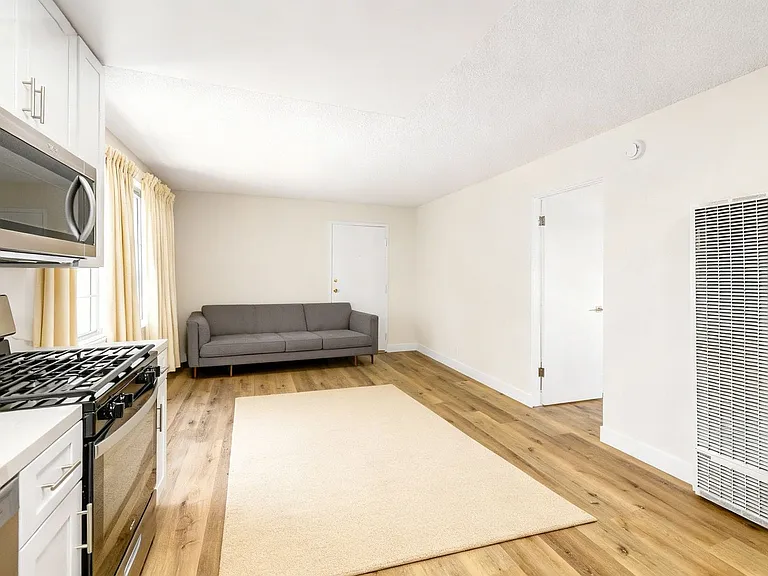 MC 6861 Sepulveda Properties, LLC — Photo 4