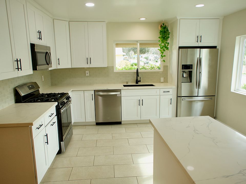 1st image of 3203 Knoxville Ave