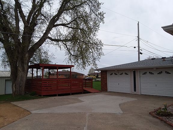 2nd image of 260 2nd St