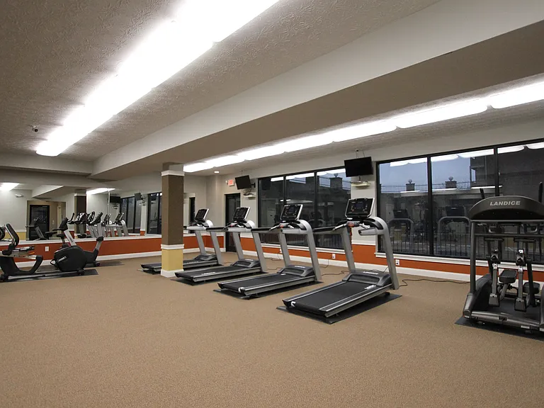 Shelby Oaks Apartments — Photo 33