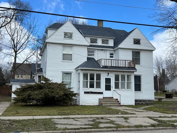 546 Harrison St, Belding, MI 48809