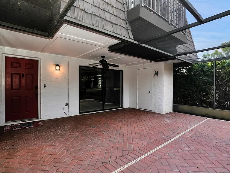 15217 W Pond Woods Dr — Photo 44