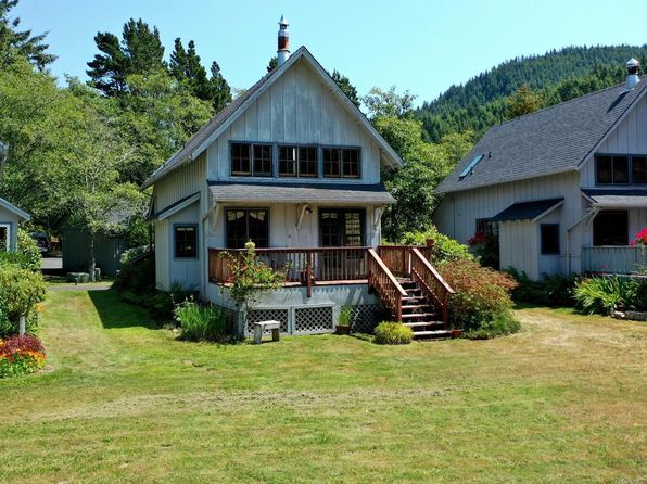 208 Combs Cir, Yachats, OR 97498