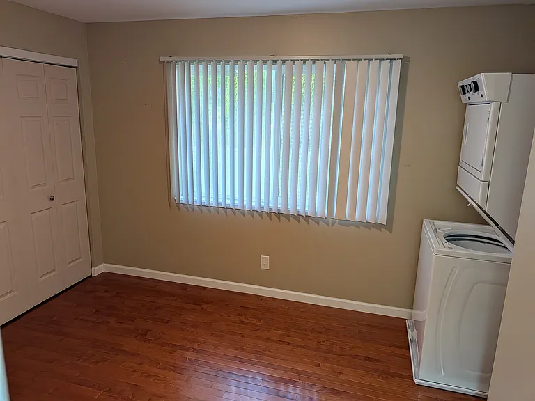 602 Columbia Dr — Photo 10
