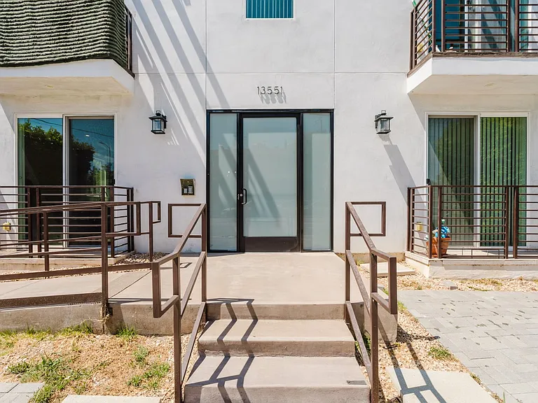 13551 Burbank Blvd #1 — Photo 3