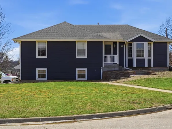 646 NE Margo Ct, Topeka, KS 66617