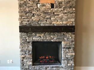 813 SE Partridge Ln, Blue Springs, MO 64014