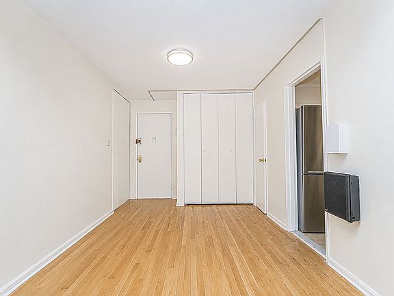 2nd image of 2277 Homecrest Ave APT 3D