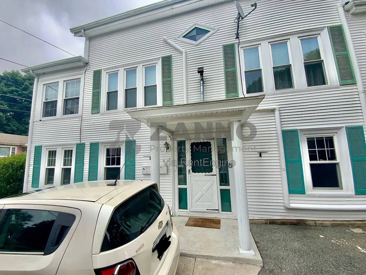 2 bed, 1.0 bath, 1092 sqft, $1,795 — Photo 2