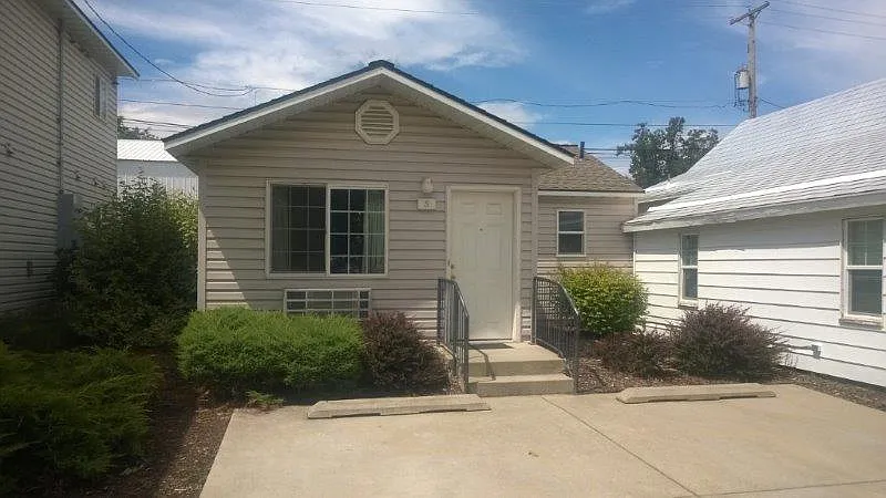 2 bed, 840 sqft, $1,200 — Photo 2