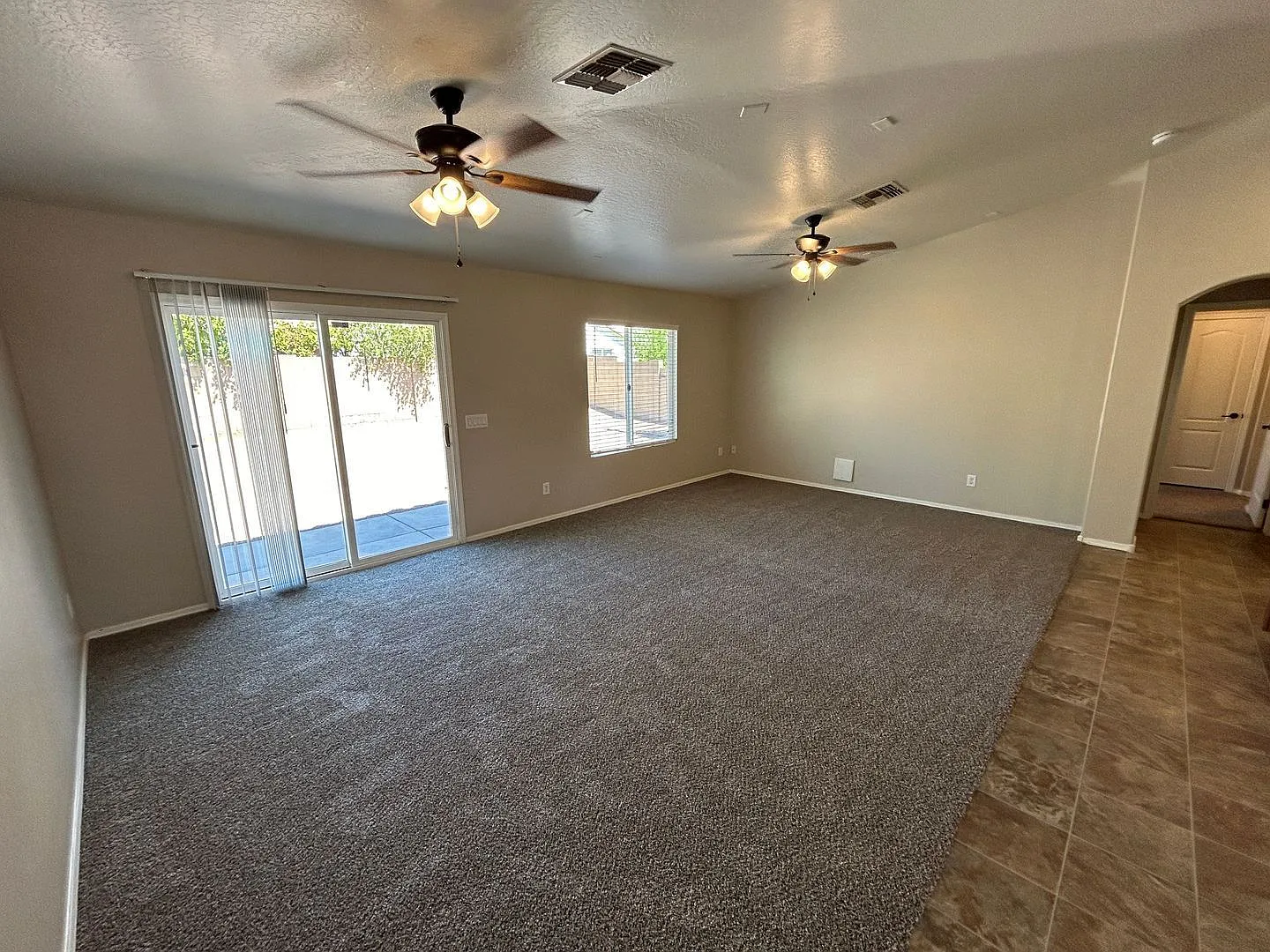 3 bed, 2.0 bath, 1748 sqft, $2,000 — Photo 4