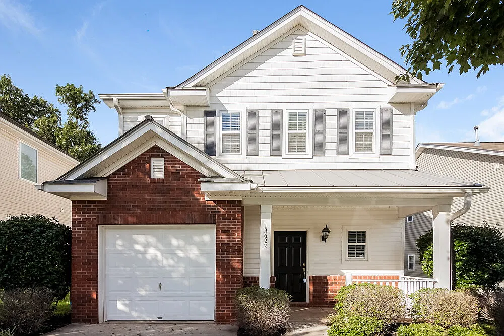 3 bed, 2.5 bath, 1579 sqft, $1,910 — Photo 1