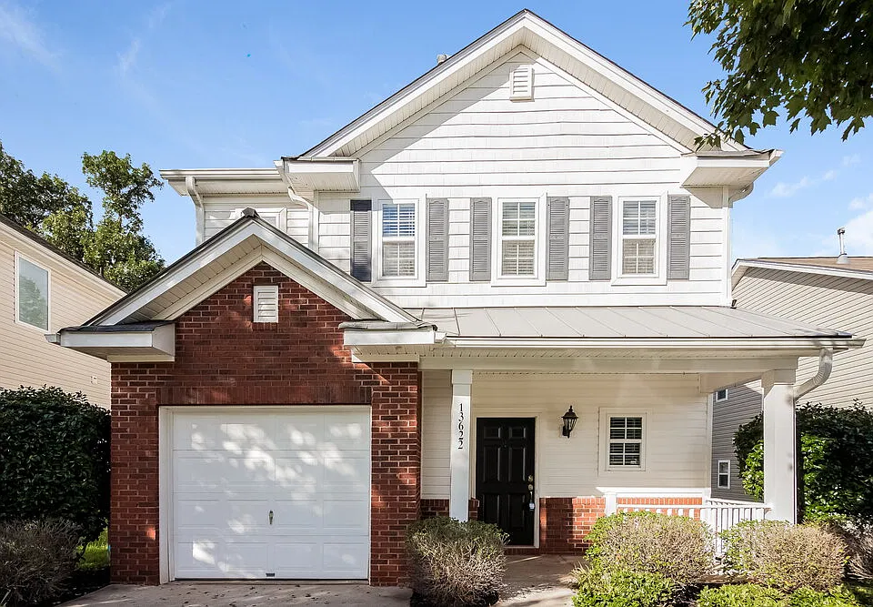 13622 Riding Hill Ave