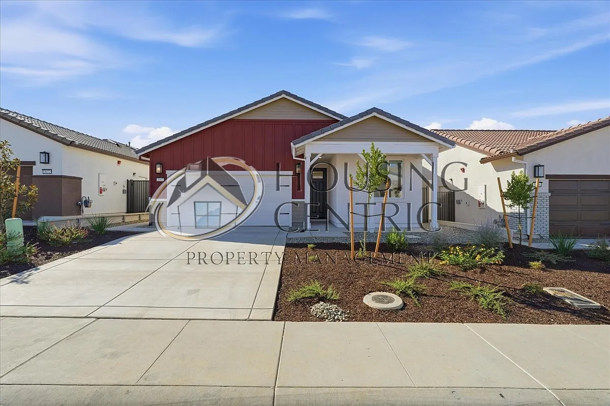 3 bed, 1423 sqft, $3,200 — Photo 1