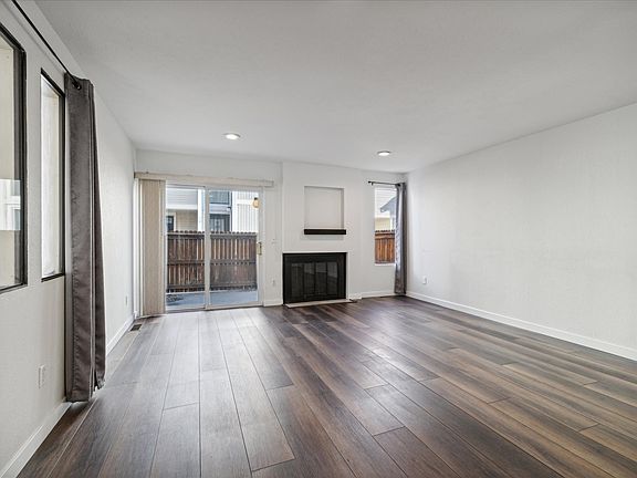4th image of 1050 S Monaco Pkwy Unit 75