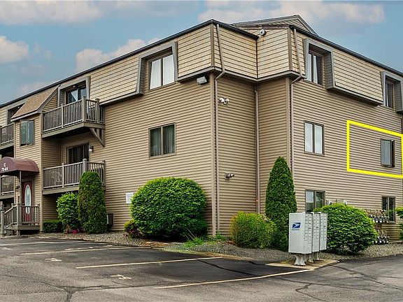 3rd image of 80 Village Ct