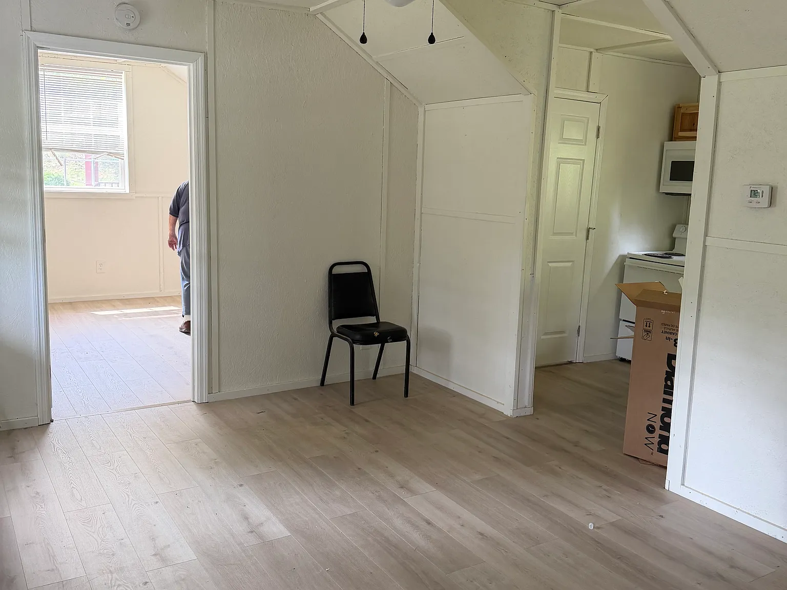 2 bed, 1000 sqft, $1,100 — Photo 3