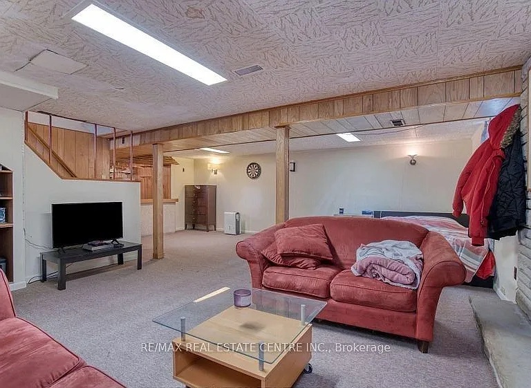 314 Strathcona Dr — Photo 23